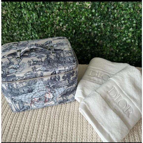 Dior Around the World Towel and Vanity Set - Picture 1 of 8